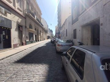 Departamento con balcón en alquiler temporario.