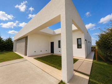 CASA 4 AMBIENTES BARRIO LA ALAMEDA