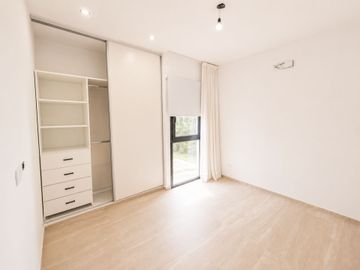 CASA 4 AMBIENTES BARRIO LA ALAMEDA