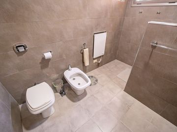 VENTA CHALET 5 AMBIENTES HAEDO APTO CREDITO