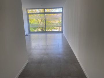 VENTA DPTO 2 AMBIENTES RAMOS MEJIA BALCON FRANCES