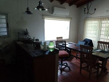 VENTA CASA 4 AMBIENTES BARRIO TIEMPO LIBRE