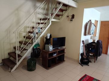 VENTA CASA 4 AMBIENTES BARRIO TIEMPO LIBRE