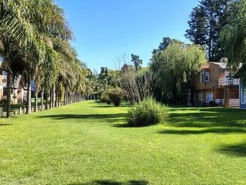 VENTA CASA 4 AMBIENTES BARRIO TIEMPO LIBRE