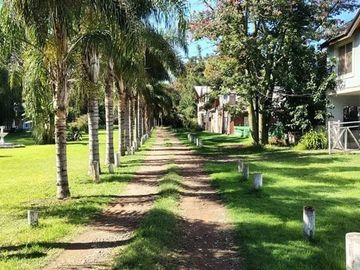 VENTA CASA 4 AMBIENTES BARRIO TIEMPO LIBRE
