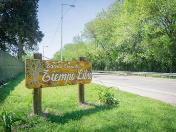 VENTA CASA 4 AMBIENTES BARRIO TIEMPO LIBRE