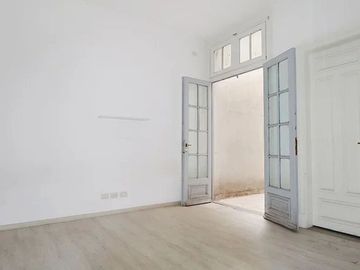 VENTA DEPARTAMENTO MONSERRAT 6 AMBIENTES PATIO