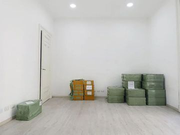 VENTA DEPARTAMENTO MONSERRAT 6 AMBIENTES PATIO