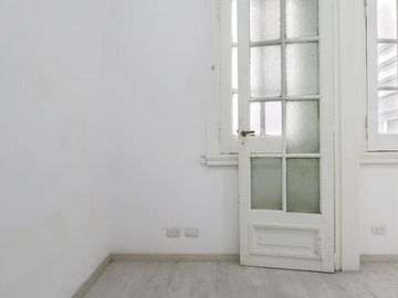 VENTA DEPARTAMENTO MONSERRAT 6 AMBIENTES PATIO