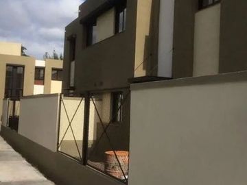 VENTA DUPLEX 3 AMBIENTES ITUZAINGO COCHERA Y PATIO
