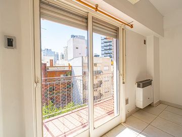 VENTA DEPARTAMENTO 3 AMBIENTES RAMOS MEJIA BALCON