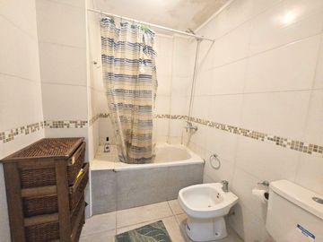 DEPARTAMENTO 2 AMBIENTES MORENO COCHERA PILETA