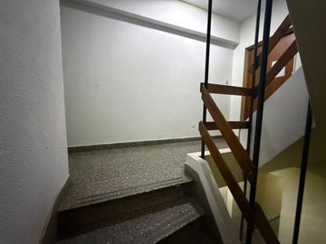 DEPARTAMENTO FLORES BALCON CON COCHERA 80 M2