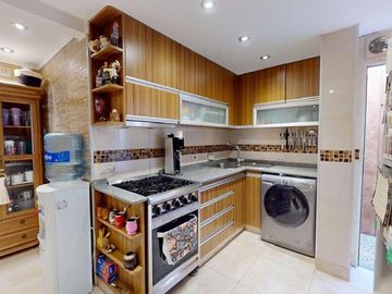 DEPARTAMENTO FLORES BALCON CON COCHERA 80 M2