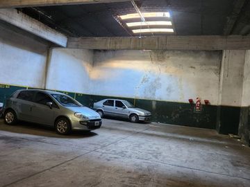 VENTA COCHERA MONSERRAT OPORTUNIDAD
