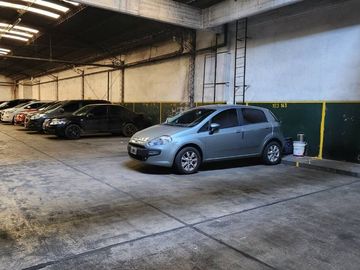 VENTA COCHERA MONSERRAT OPORTUNIDAD