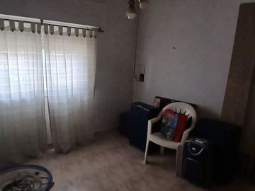 VENTA CASA 4 AMBIENTES CON TERRAZA Y PATIO