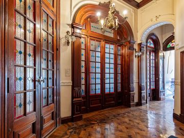 CASA ESTILO ARQUITECTÓNICO SEDE PROFESIONAL-COMERC