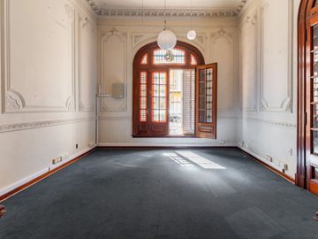CASA ESTILO ARQUITECTÓNICO SEDE PROFESIONAL-COMERC