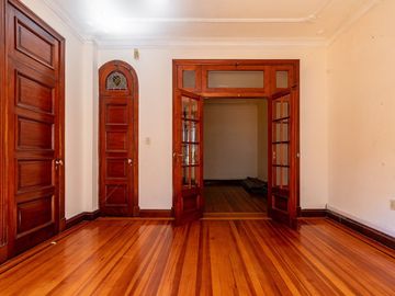 CASA ESTILO ARQUITECTÓNICO SEDE PROFESIONAL-COMERC