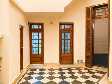 CASA ESTILO ARQUITECTÓNICO SEDE PROFESIONAL-COMERC
