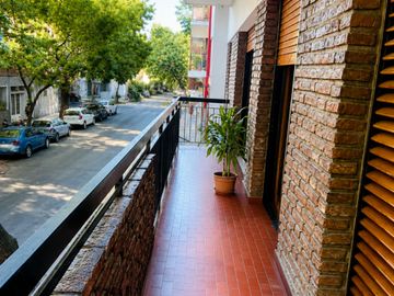 Vta 4 amb Patio Parrilla Dep Serv Balcón en Flores