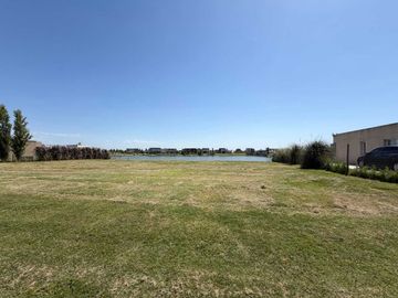VENTA LOTE 854M2 A LA LAGUNA SAN SEBASTIAN AREA 8