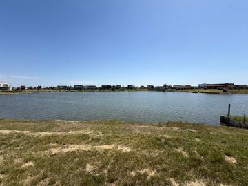 VENTA LOTE 854M2 A LA LAGUNA SAN SEBASTIAN AREA 8