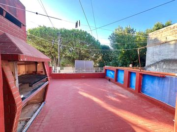 Venta Casa 5amb Cochera Terraza Flores