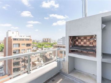 Venta Departamento 2 amb, patio, Pque Patricios