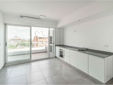 Venta Departamento 2 amb, balcón, Pque Patricios