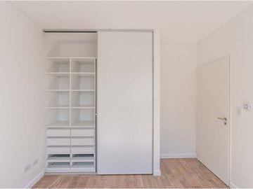 Venta Departamento 2 amb, balcón, Pque Patricios