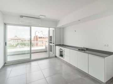 Venta departamento 3 amb. balcón en Pque Patricios