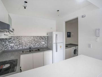Venta departamento 3 amb. balcón en Pque Patricios