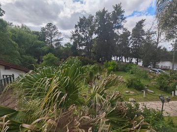 VENTA CASA EN BARRIO CERRAD C.U.B.E FRENTE AL LAGO