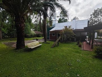 VENTA CASA EN BARRIO CERRAD C.U.B.E FRENTE AL LAGO