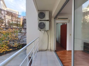 Depto de 2 ambientes con cochera y 2 baños