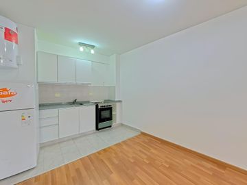 Depto de 2 ambientes con cochera y 2 baños