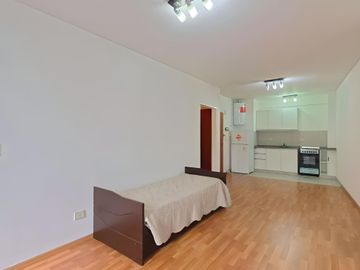 Depto de 2 ambientes con cochera y 2 baños