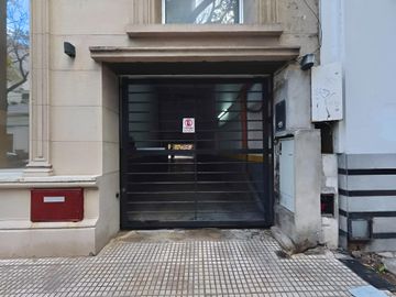 Depto de 2 ambientes con cochera y 2 baños