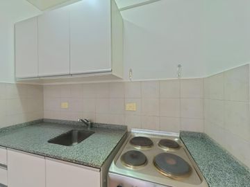 Depto de 2 ambientes con cochera y 2 baños