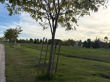 Gran Lote  en Barrio cerrado Pride Canning