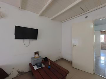 CASA 4 AMB EN VENTA EN VICTORIA, JARDIN Y PILETA