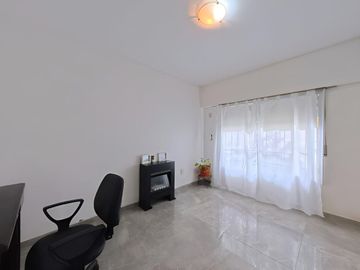 CASA 4 AMB EN VENTA EN VICTORIA, JARDIN Y PILETA