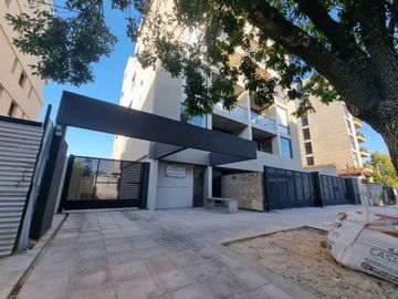 VENTA COCHERA FRENTE SALIDA AUTONOMA en Ituzaingó