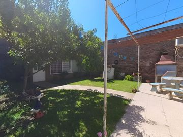 Casa APTO CREDITO  3Amb.coch y jardin V Ballester
