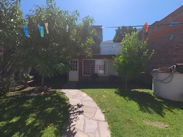 Casa APTO CREDITO  3Amb.coch y jardin V Ballester