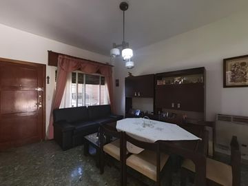 Casa APTO CREDITO  3Amb.coch y jardin V Ballester
