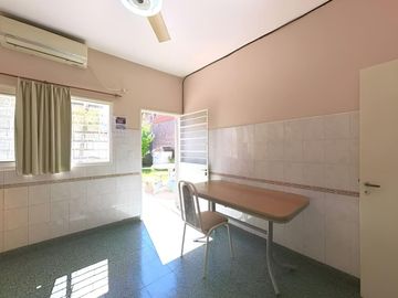 Casa APTO CREDITO  3Amb.coch y jardin V Ballester