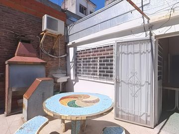 Casa APTO CREDITO  3Amb.coch y jardin V Ballester